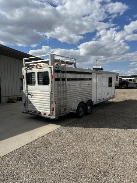 Used 2005 Cherokee Weekender 3H Horse Trailer