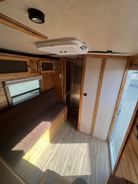Used 2005 Cherokee Weekender 3H Horse Trailer