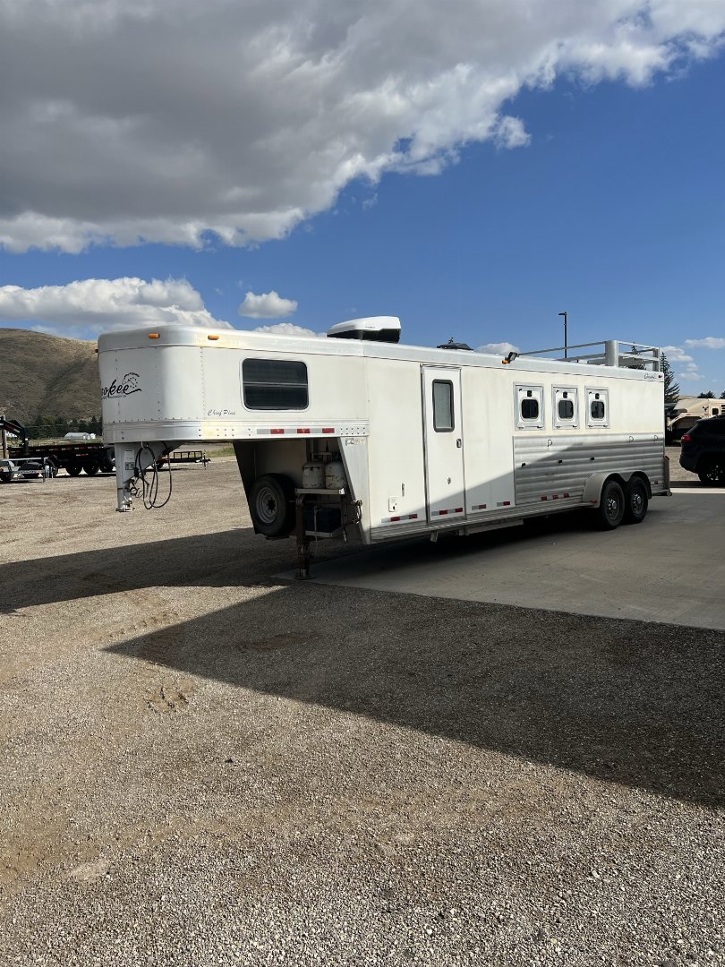 Used 2005 Cherokee Weekender 3H Horse Trailer