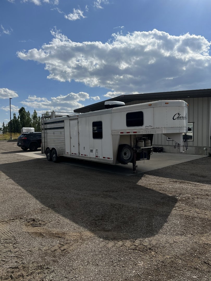 Used 2005 Cherokee Weekender 3H Horse Trailer