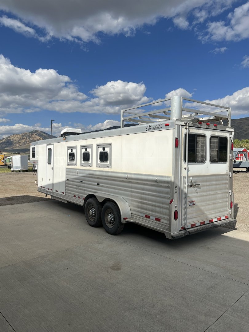 Used 2005 Cherokee Weekender 3H Horse Trailer