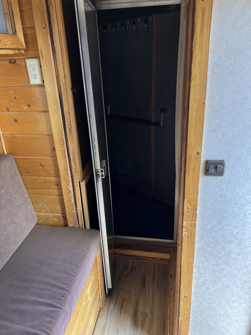 Used 2005 Cherokee Weekender 3H Horse Trailer